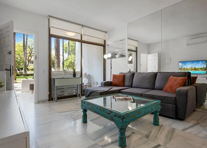 La Alcazaba Lagoon In Marbella By Costarentals - Ref M48