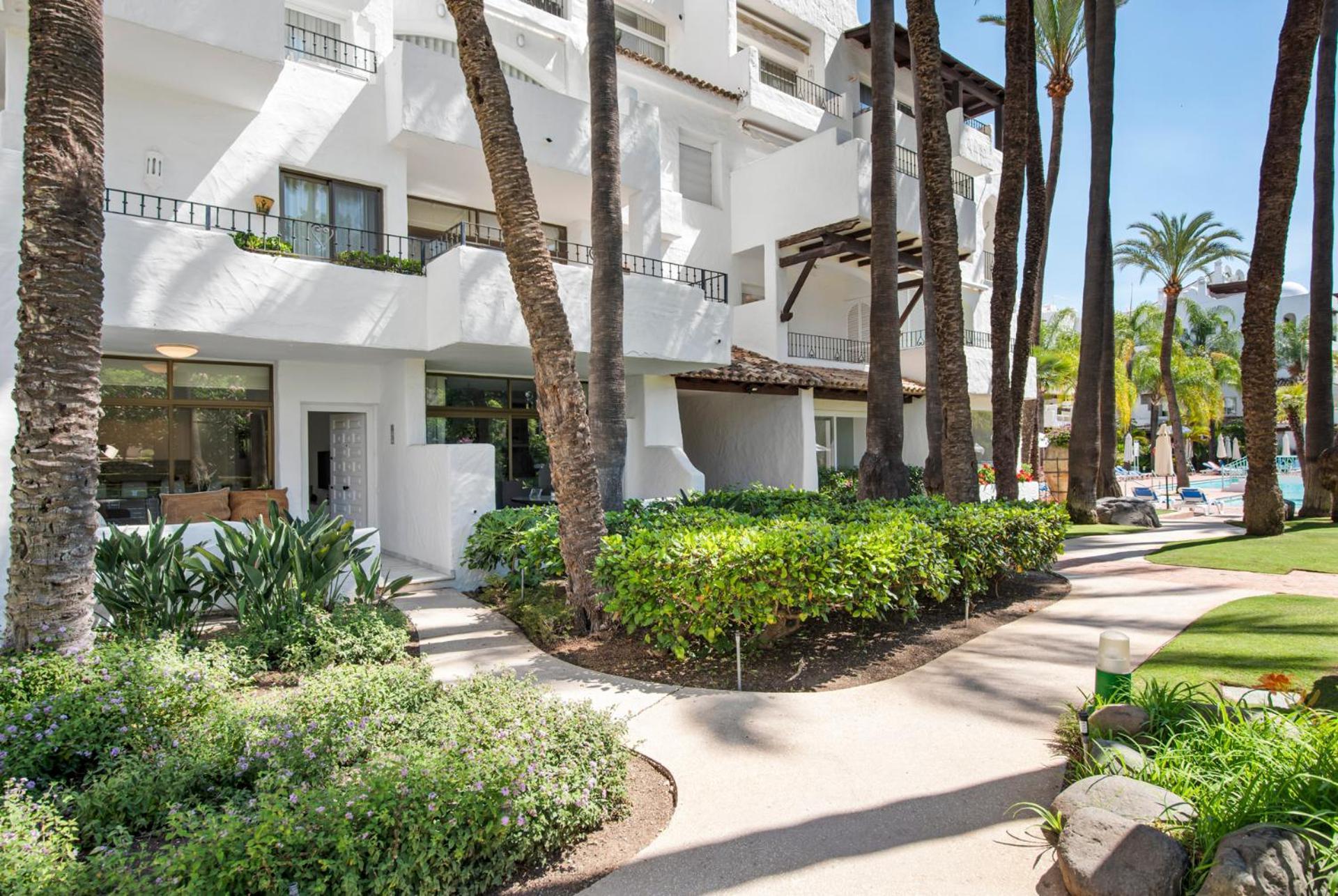 Apartment La Alcazaba Lagoon In By Costarentals - Ref M48 Marbella
